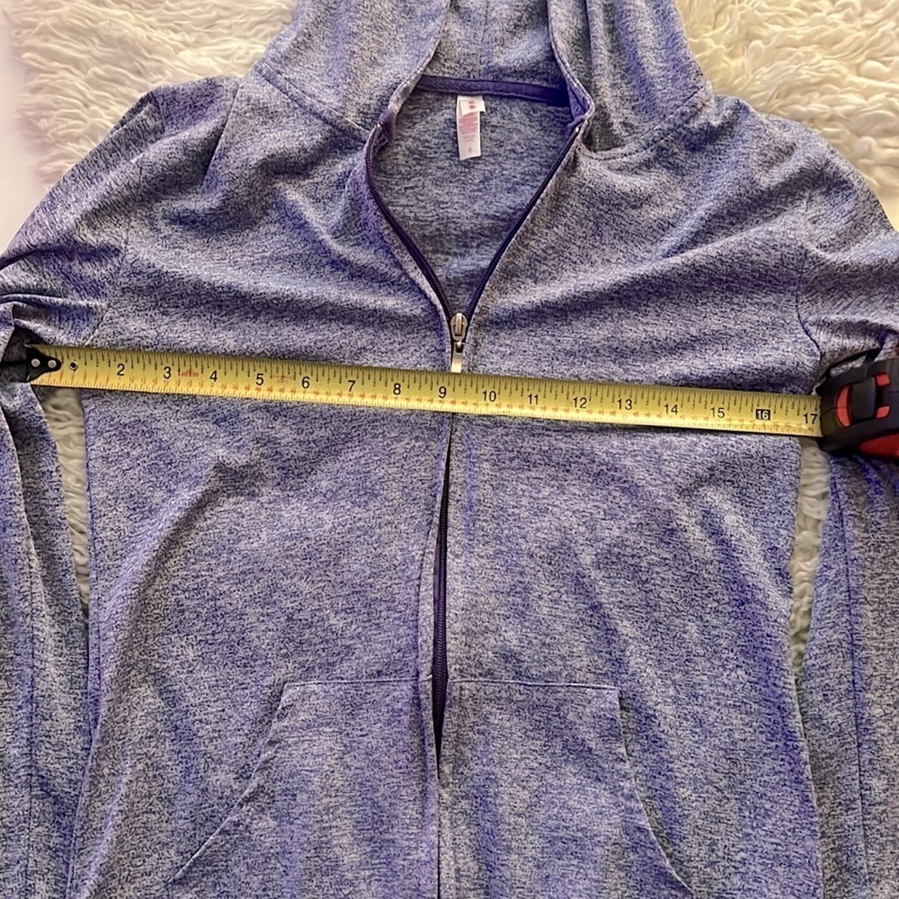Super cute and casual soft purple zip up hoody! 🛍️🛍️ - Picture 9 of 11